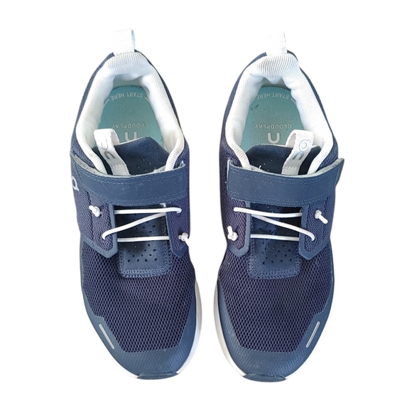 Kids On Cloud Play Midnight | White Sneaker - Picture 2 of 10